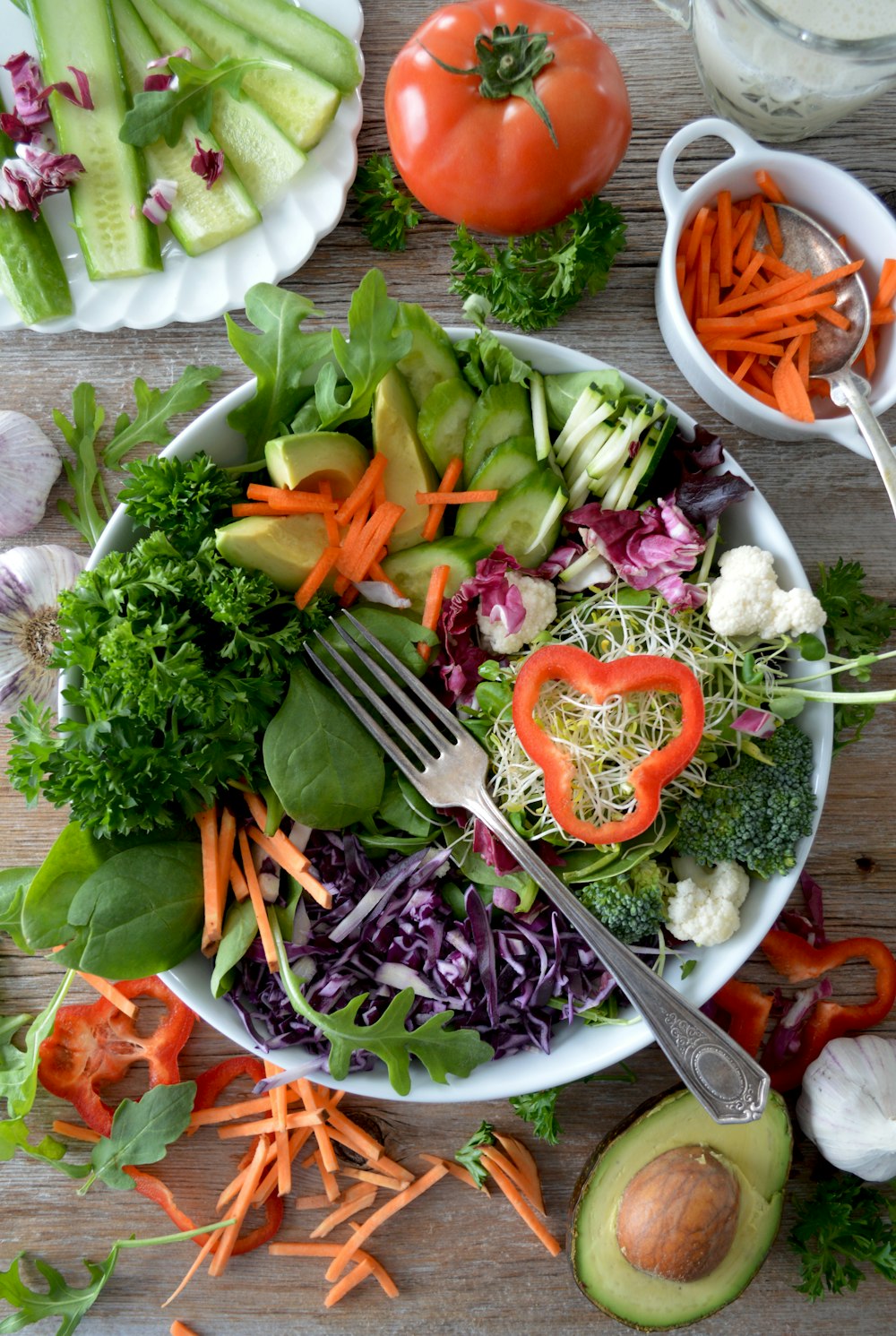 vegetable salad on plate