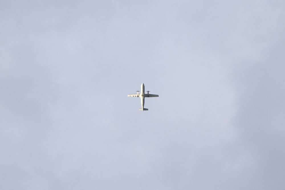 avion blanc