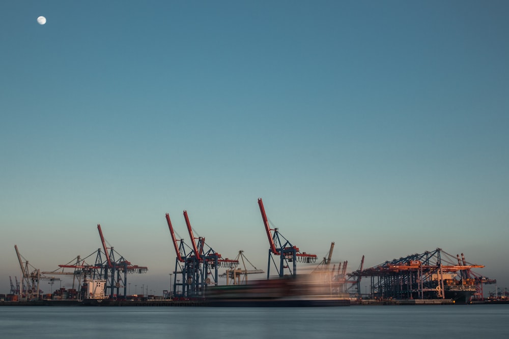 Barcos en el océano