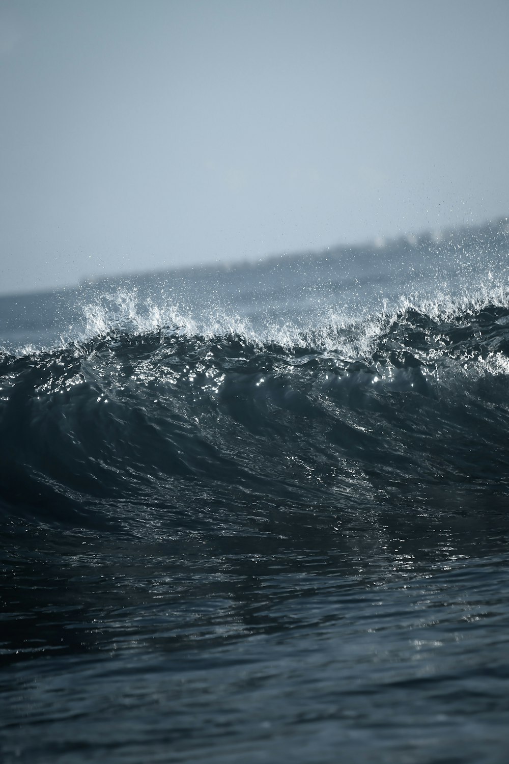 ocean wave during day