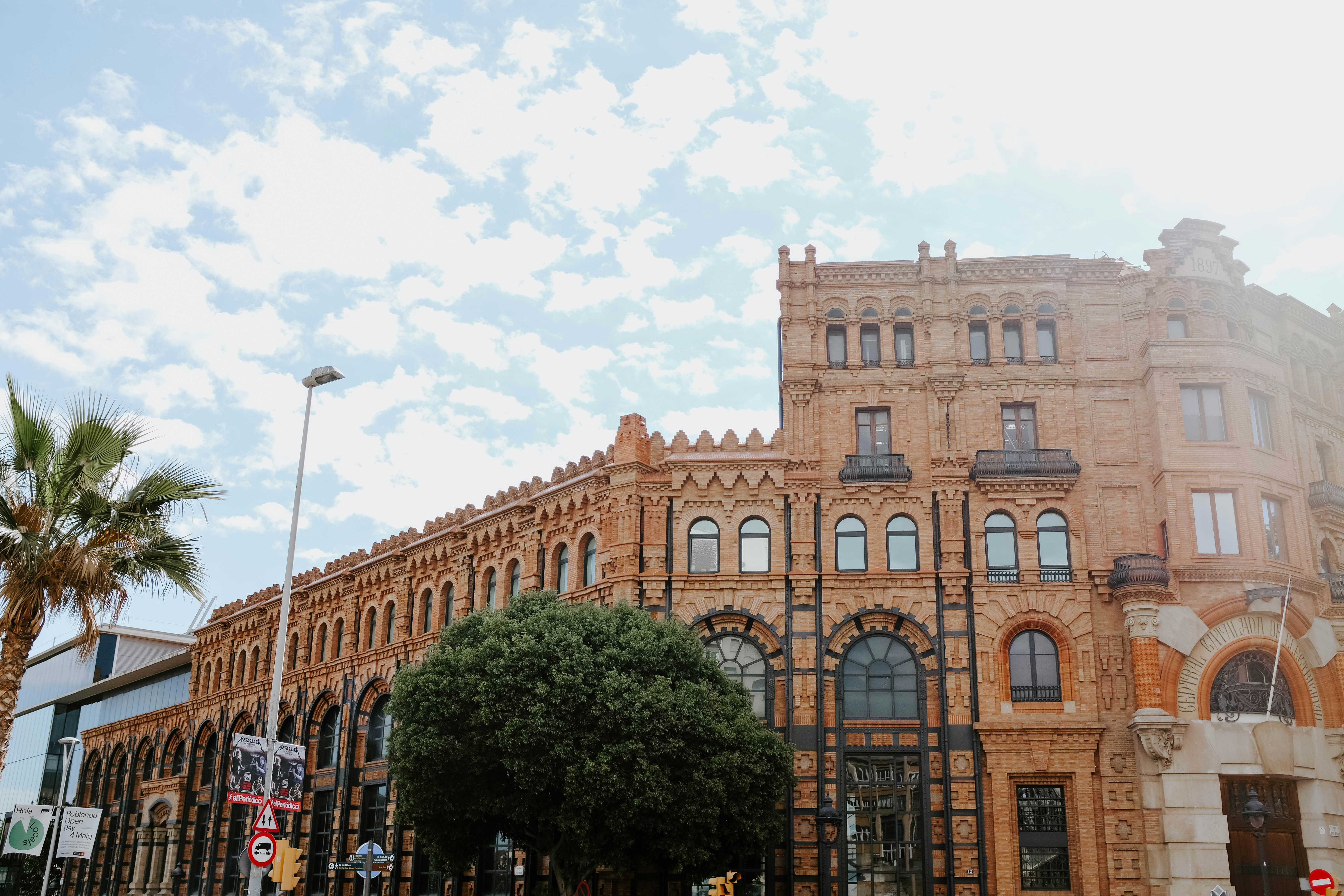 Photo by adrienolichon