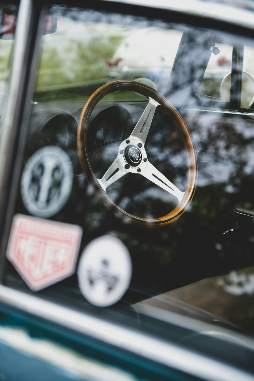 brown and gray steering wheel