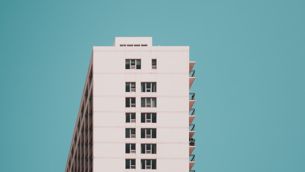 beige high rise apartment building