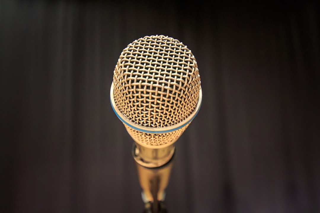 gold dynamic microphone,