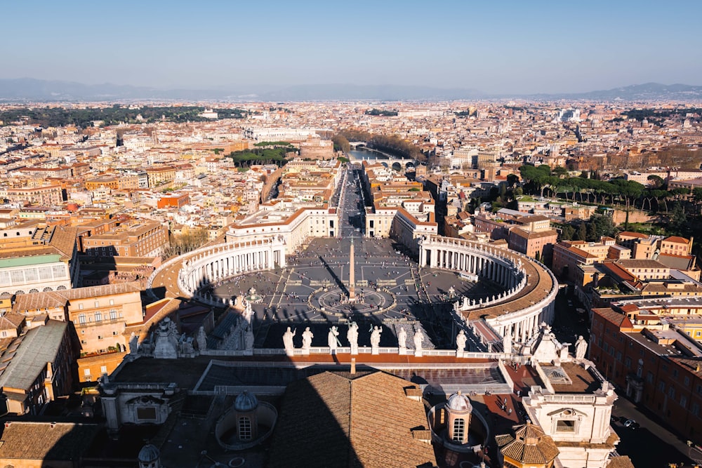 foto aerea della città durante il giorno