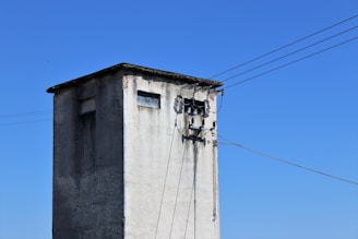 A newly installed lightning conductor system atop an administrative building handled by Areka Enerji.