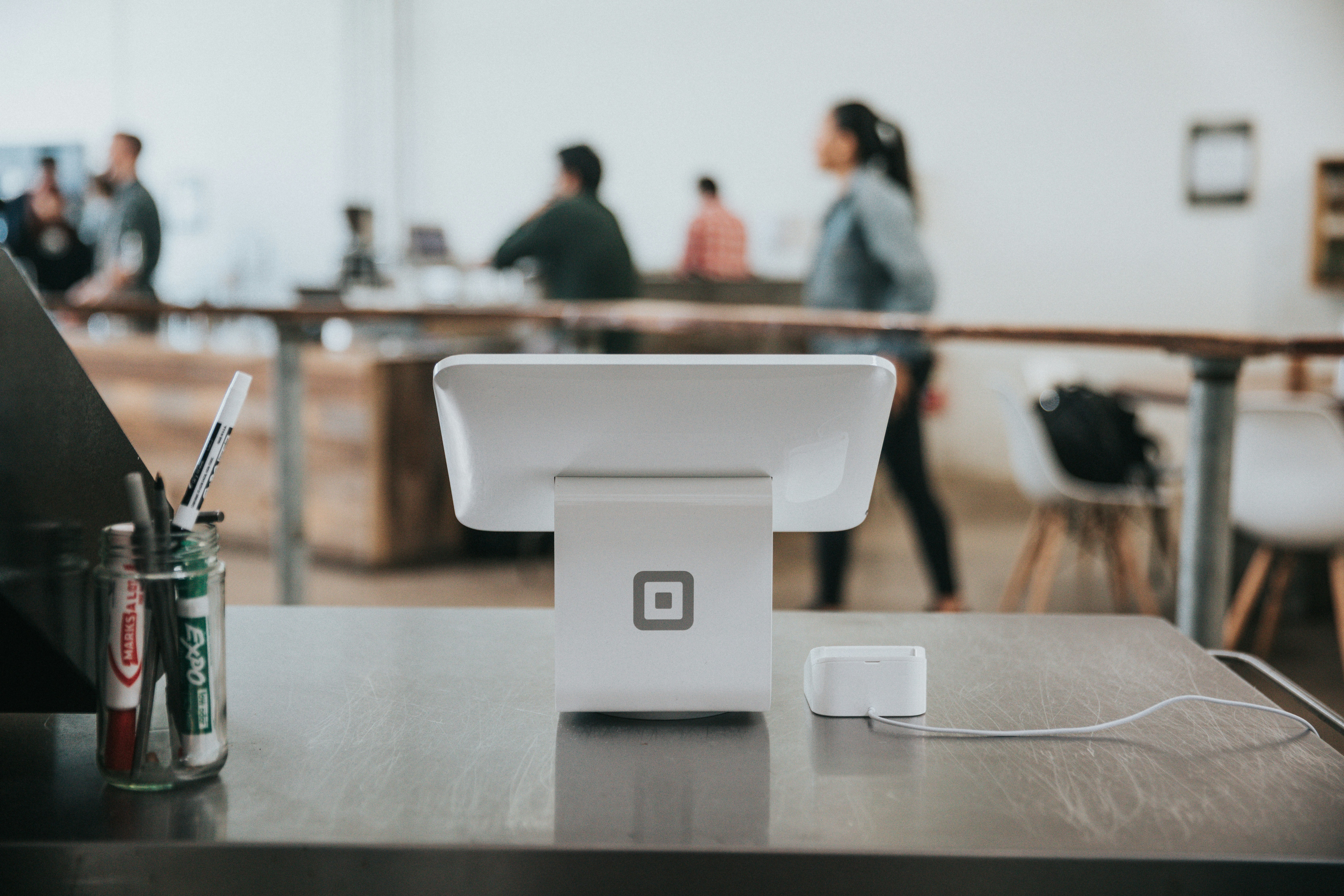 https://images.unsplash.com/photo-1556742504-16b083241fab?ixid=M3w2MjYzNjJ8MHwxfHNlYXJjaHw1fHxQT1MlMjBzeXN0ZW1zfGVufDB8MHx8fDE3MjExNzYyMTl8MA&ixlib=rb-4.0.3