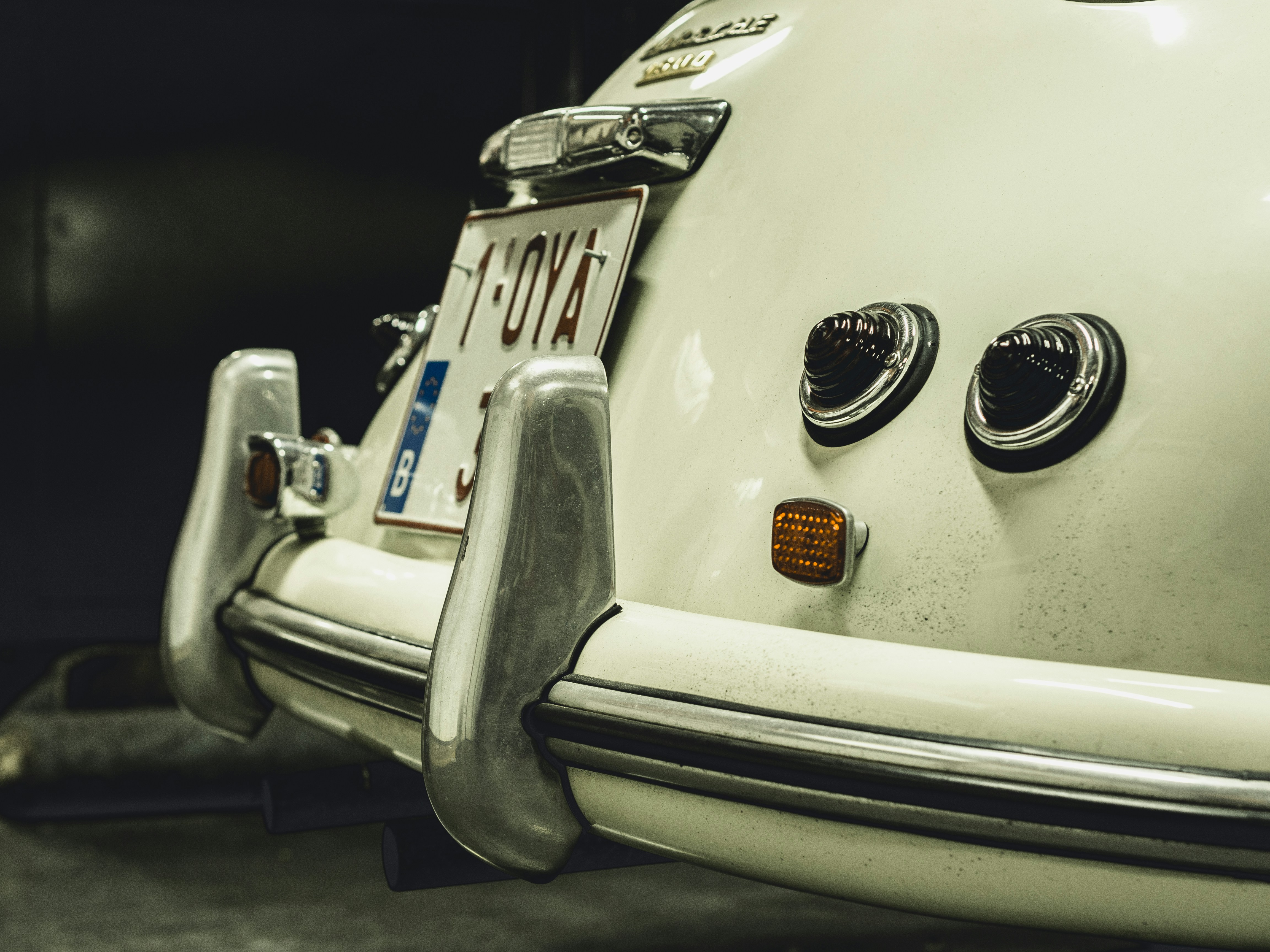 Close-up photo of vehicle rear photo – Free Grey Image on Unsplash