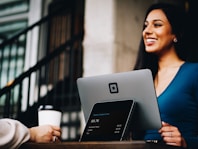 gray computer monitor