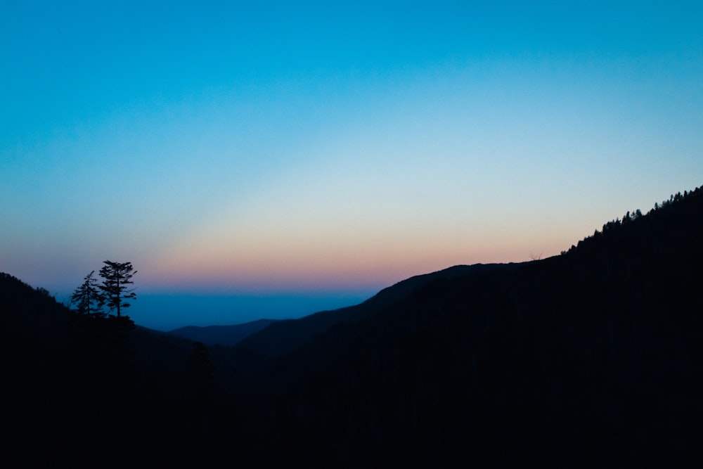 silhouette of moutains