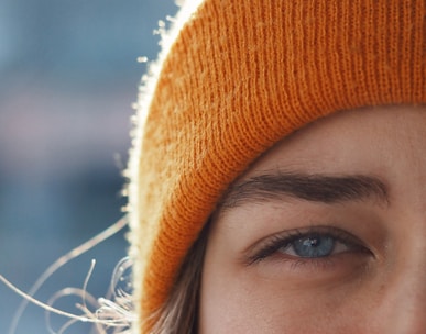 women's orange knit cap