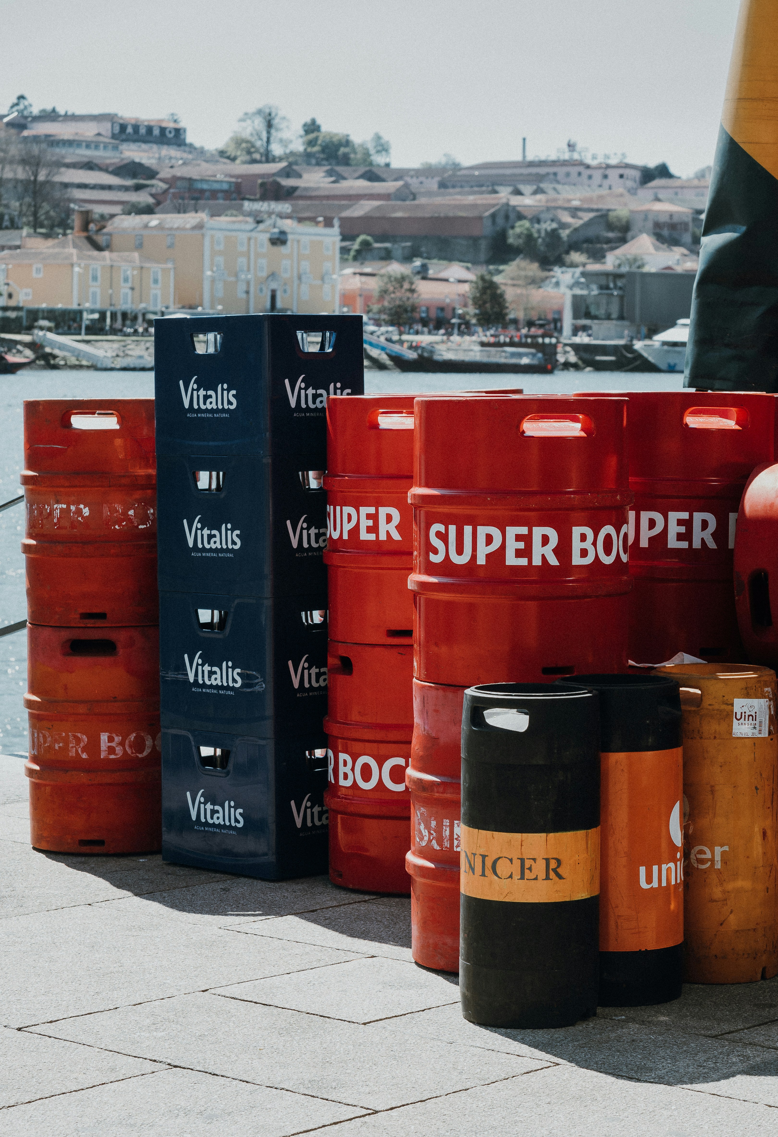 rote Super Box Kiste Partie