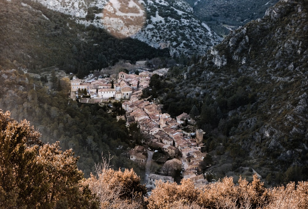 houses between hills