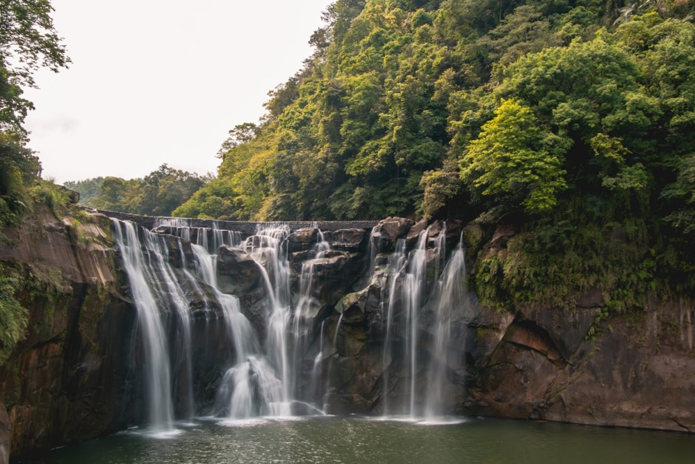 Cascadas durante el día