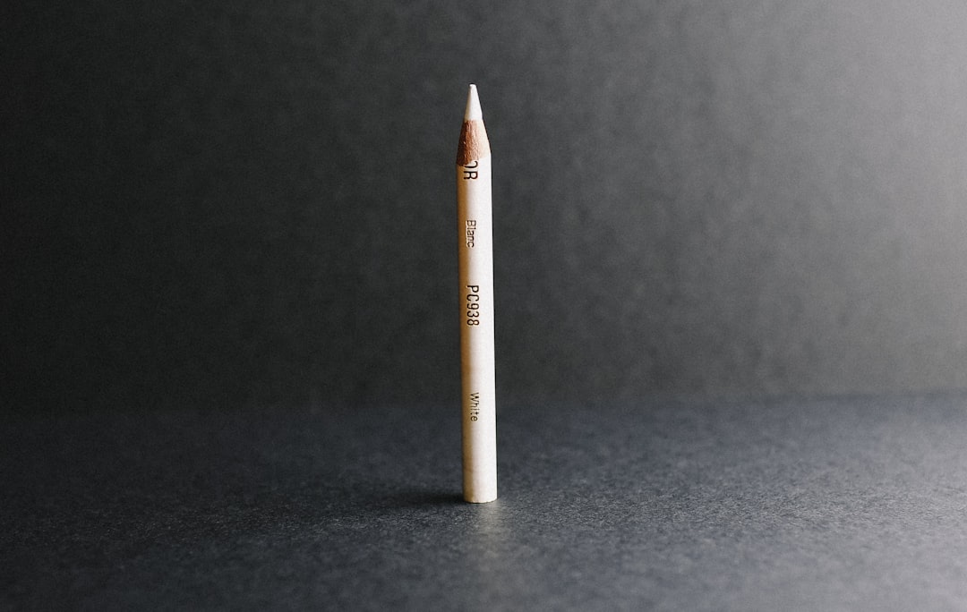 white color pen