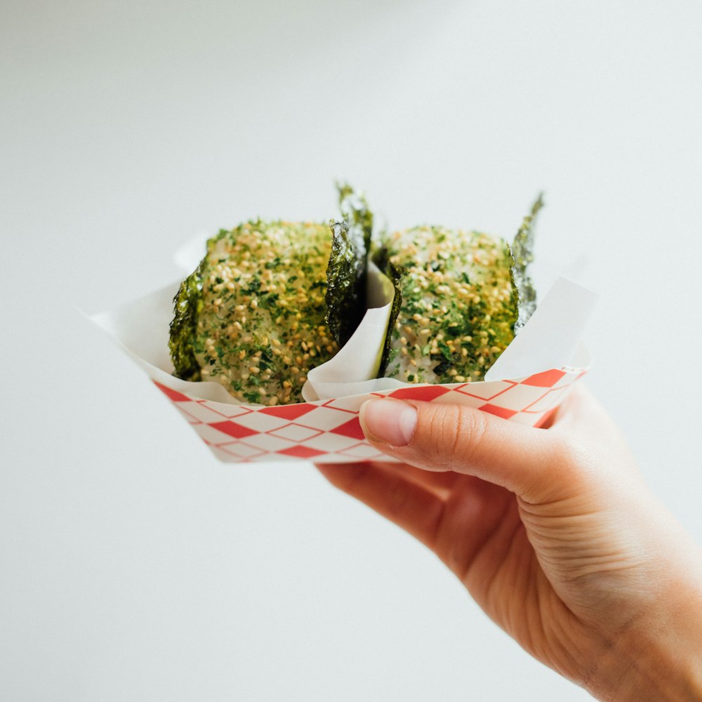 vegetable dish in white paper plate