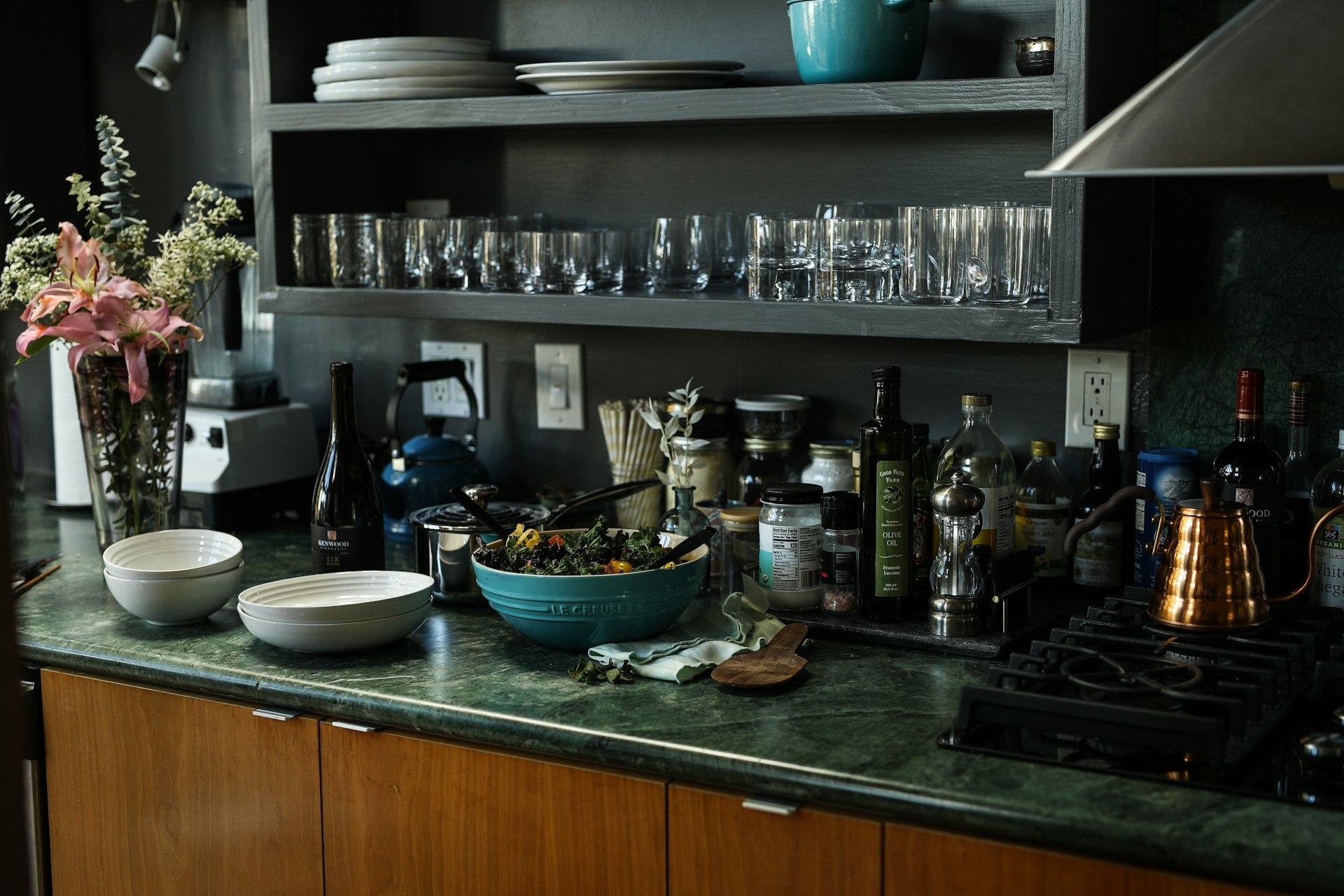 black and white bed linen