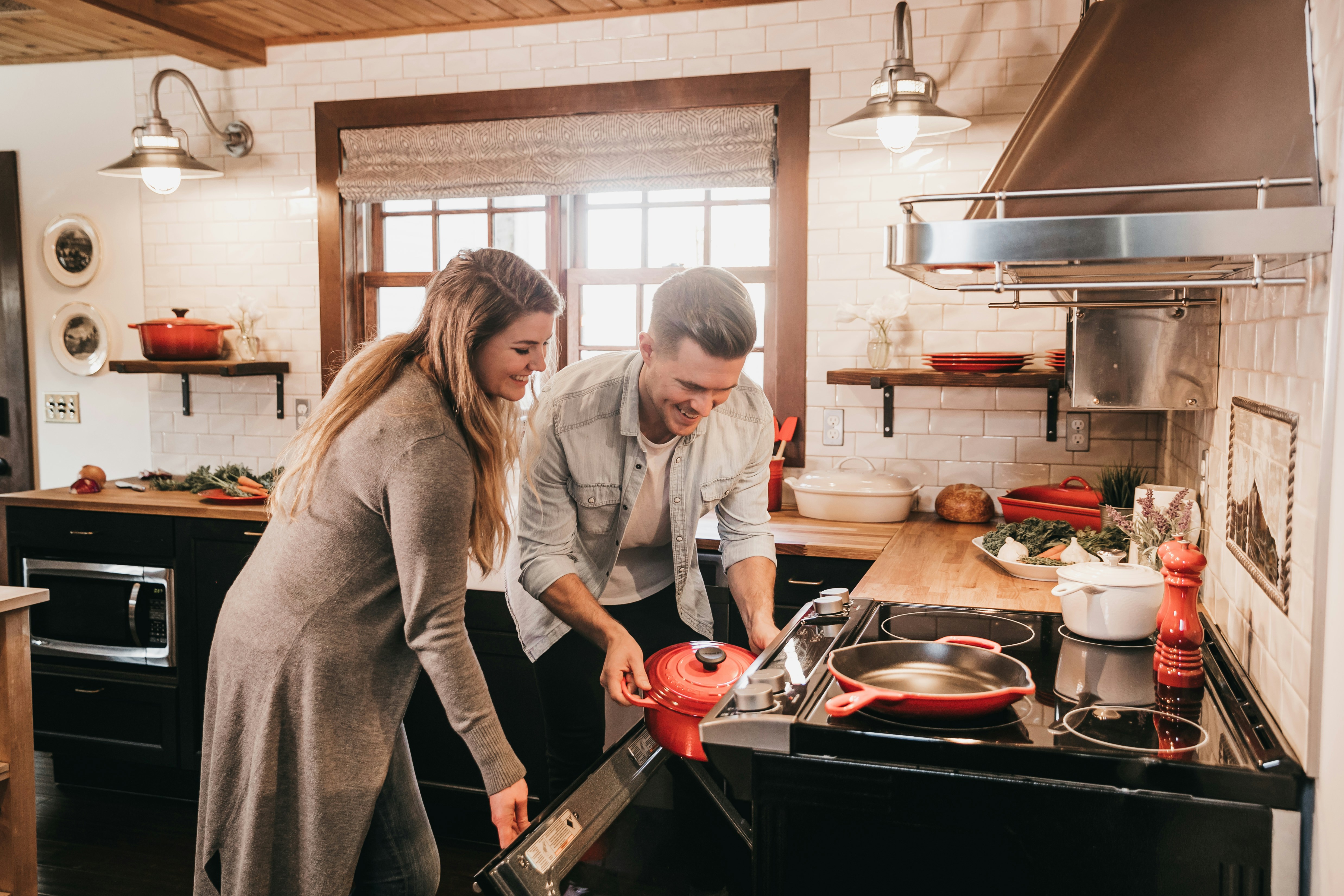 Can I Use Metal Lids In The Oven With My Cookware?