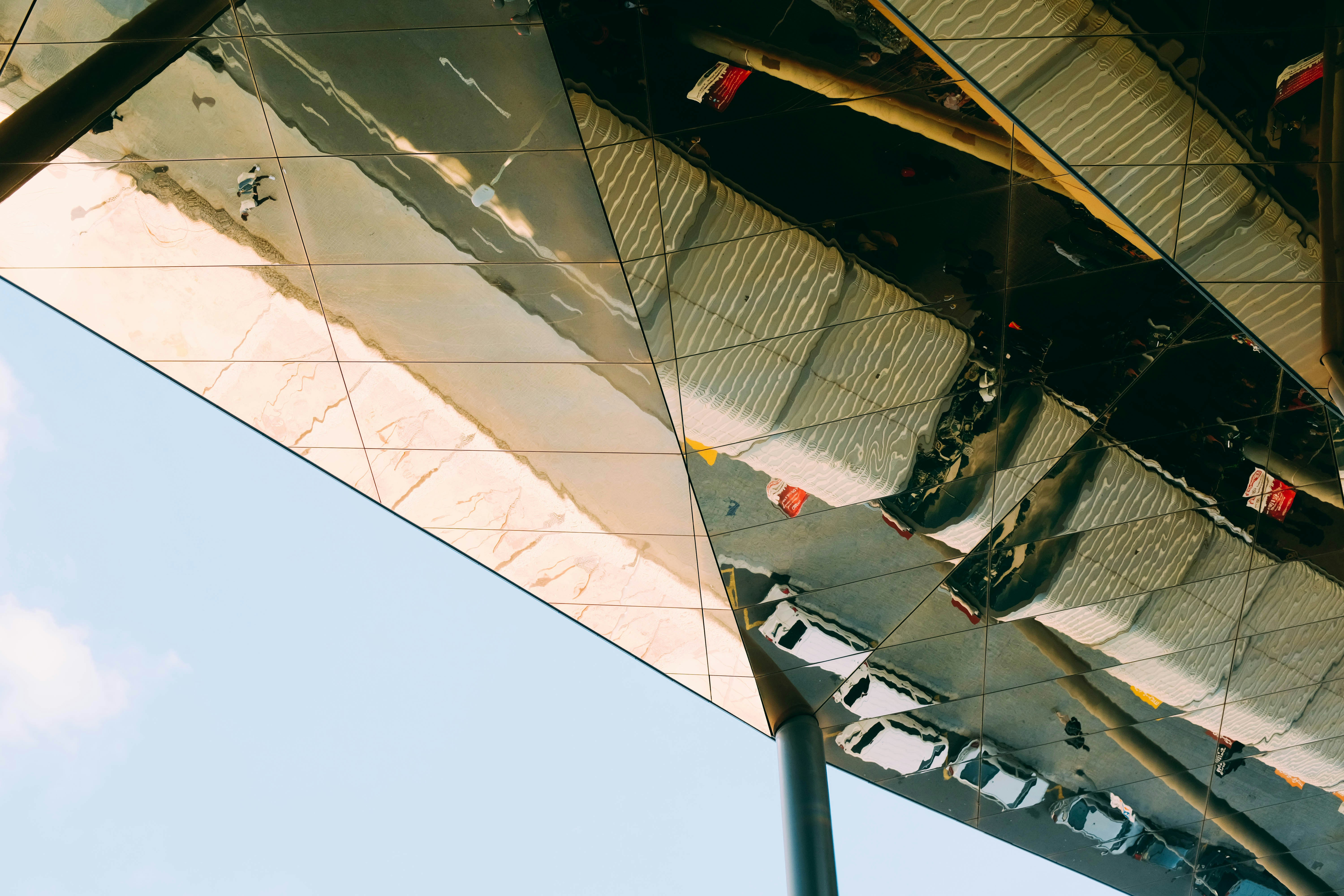 Photo by adrienolichon