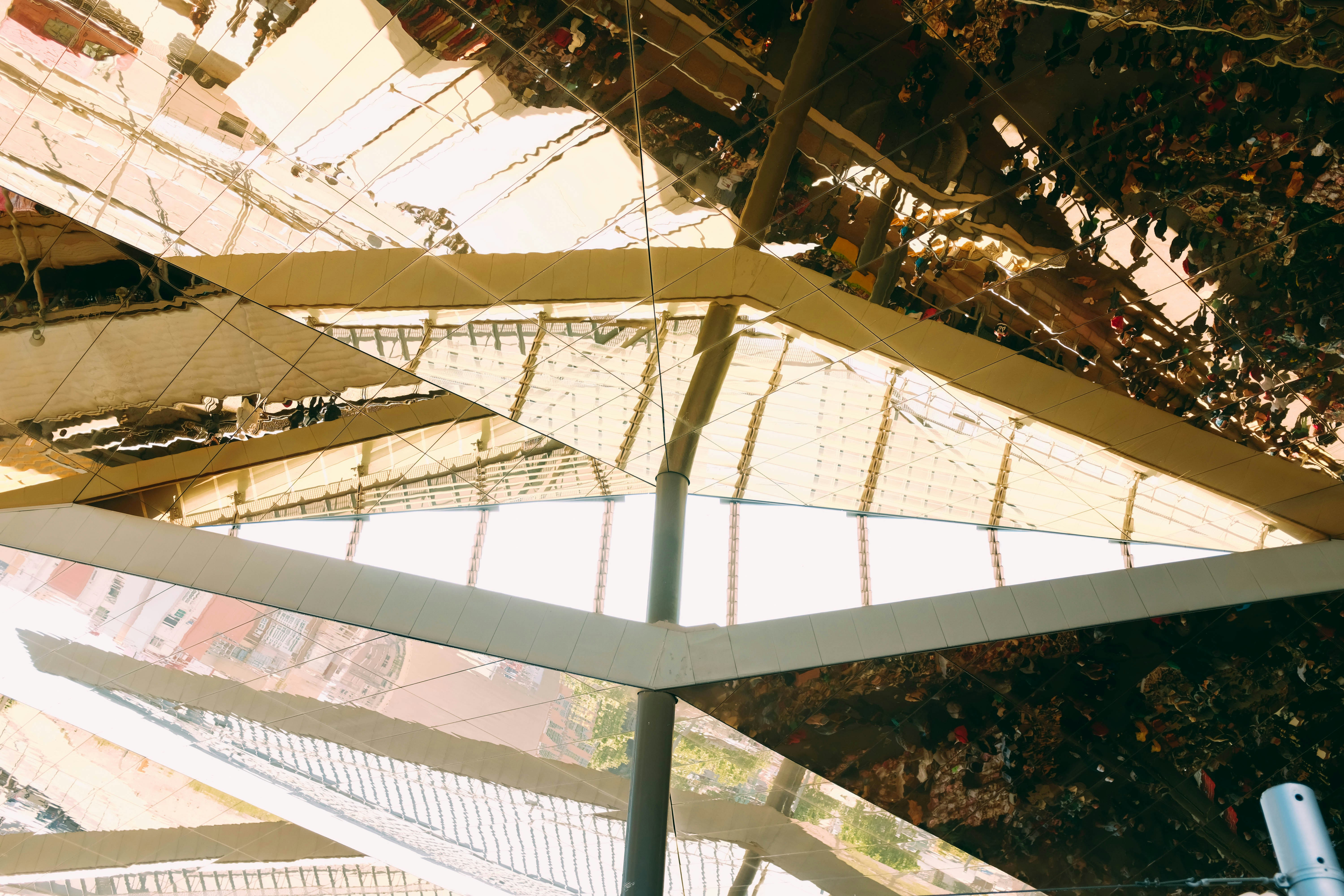 Photo by adrienolichon