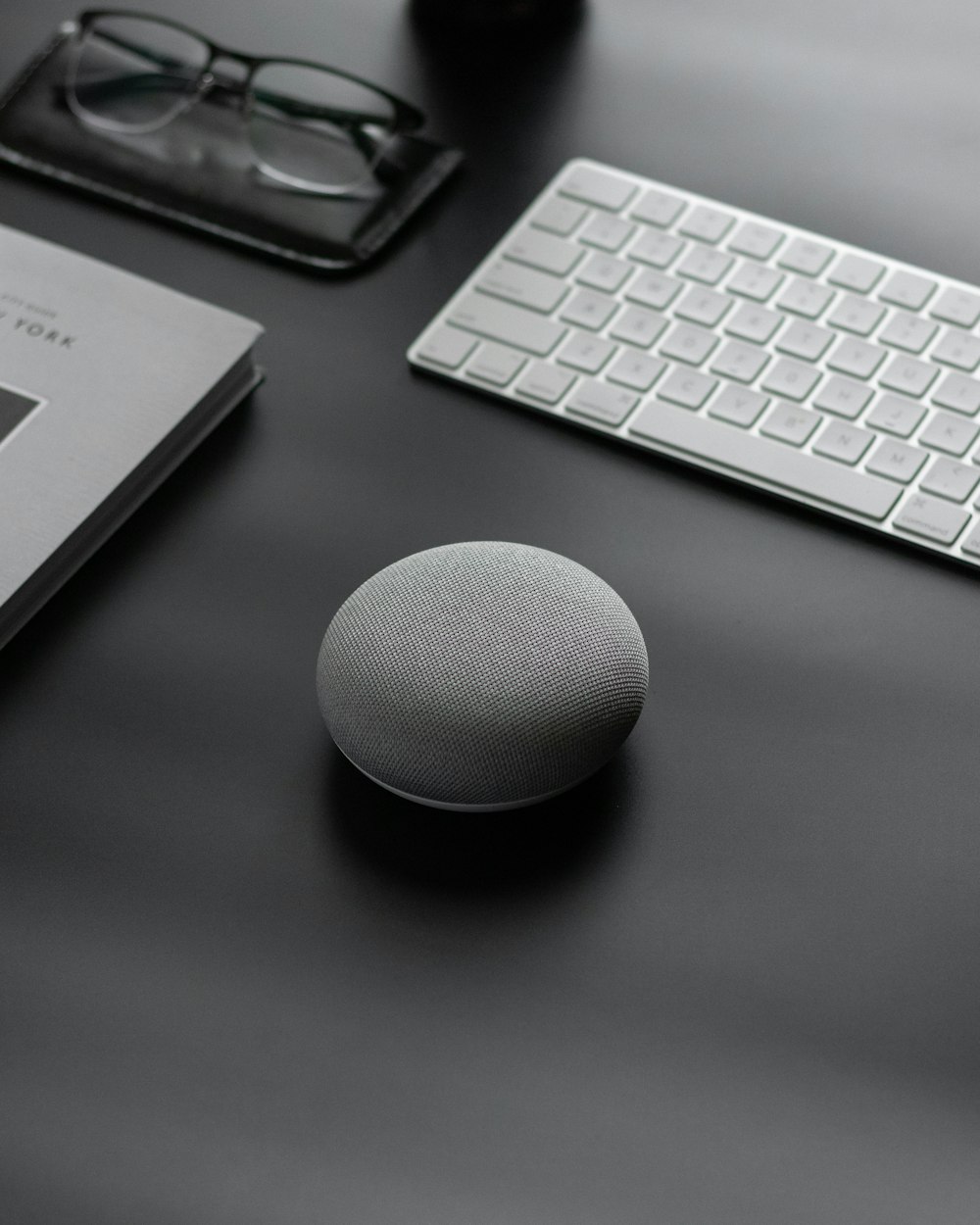 altavoz Google Home Mini gris redondo