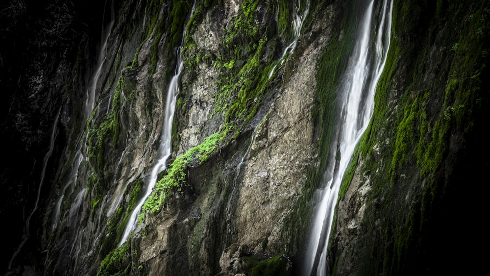 Fotografia time-lapse delle cascate