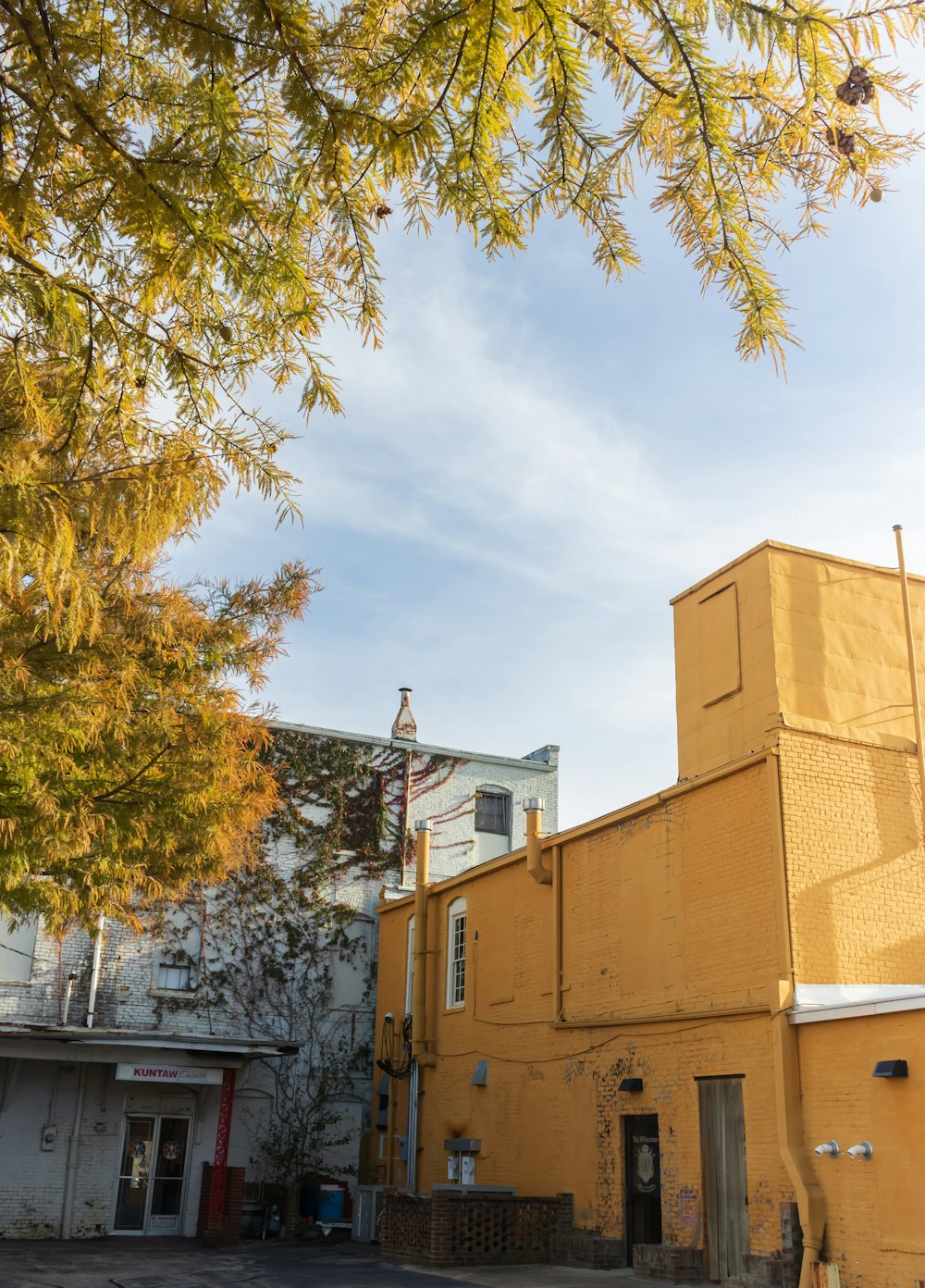 Edificio giallo