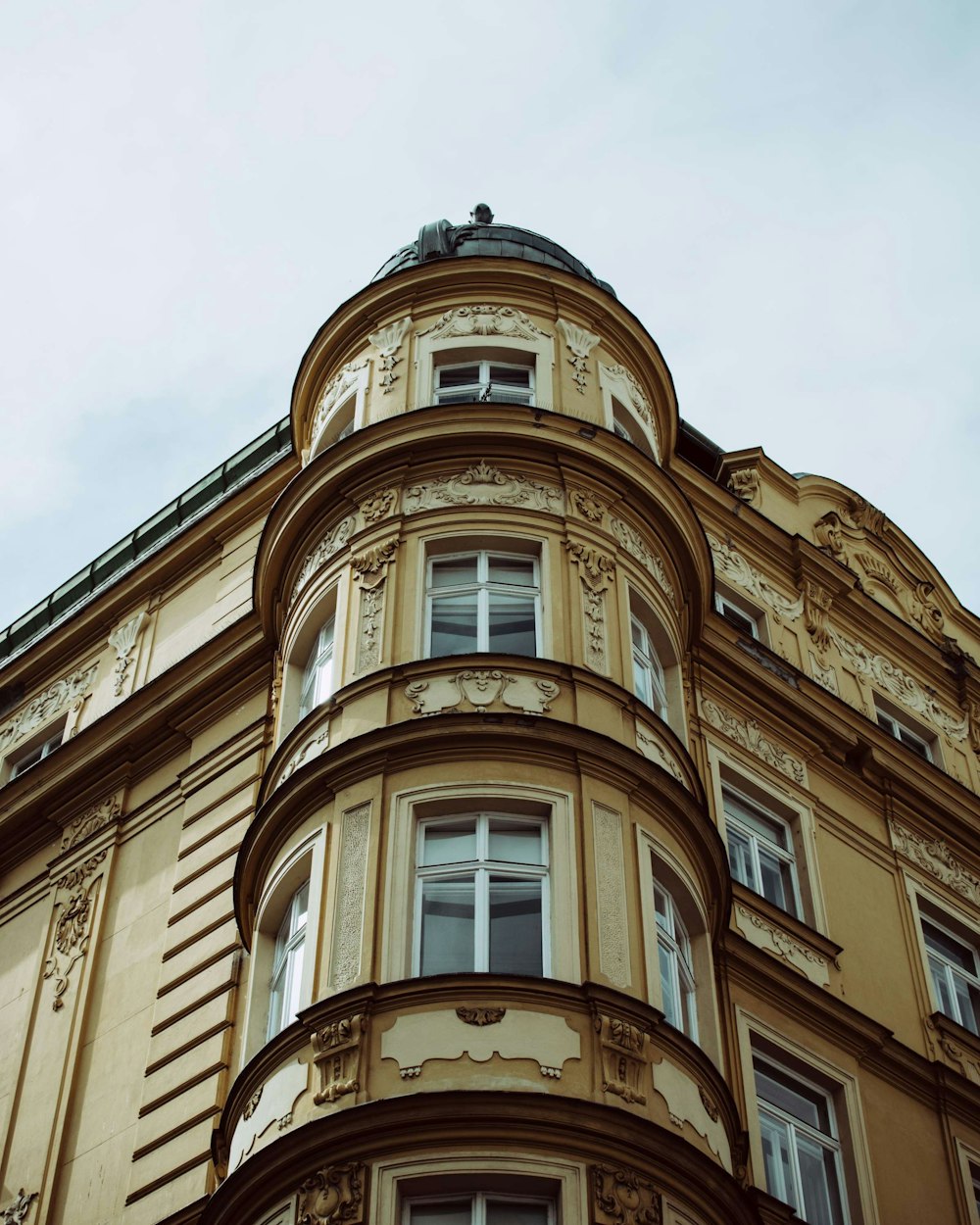 brown concrete building