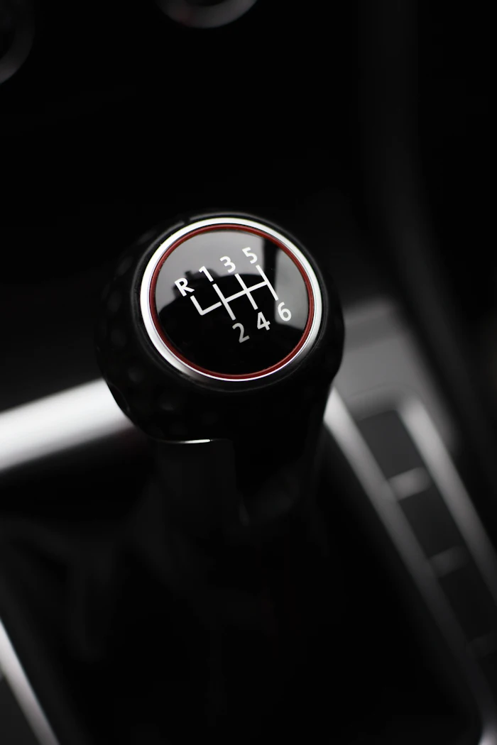 Six-speed manual gearbox shift knob with the gear pattern