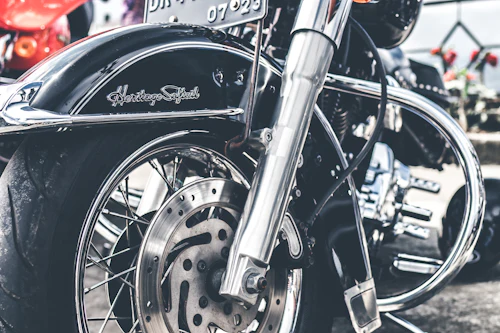 Harley Davidson abu-abu hitam