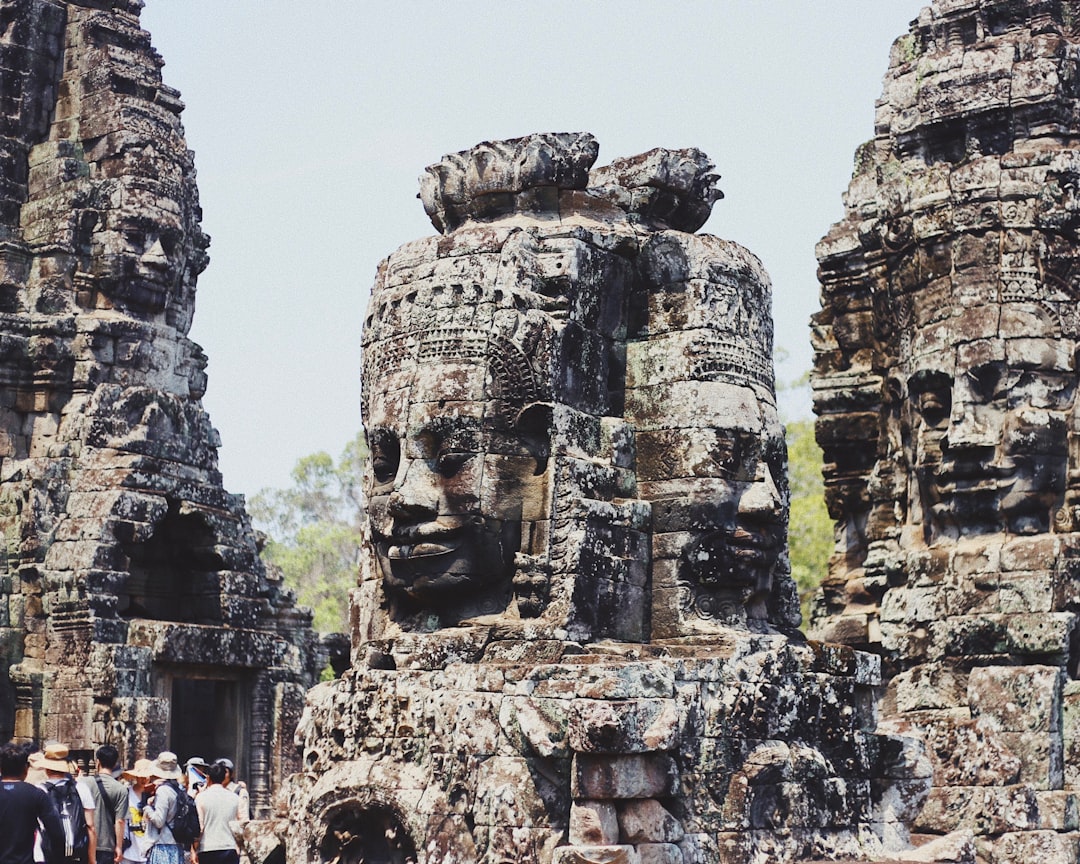 gray concrete Buddha statue at daytime