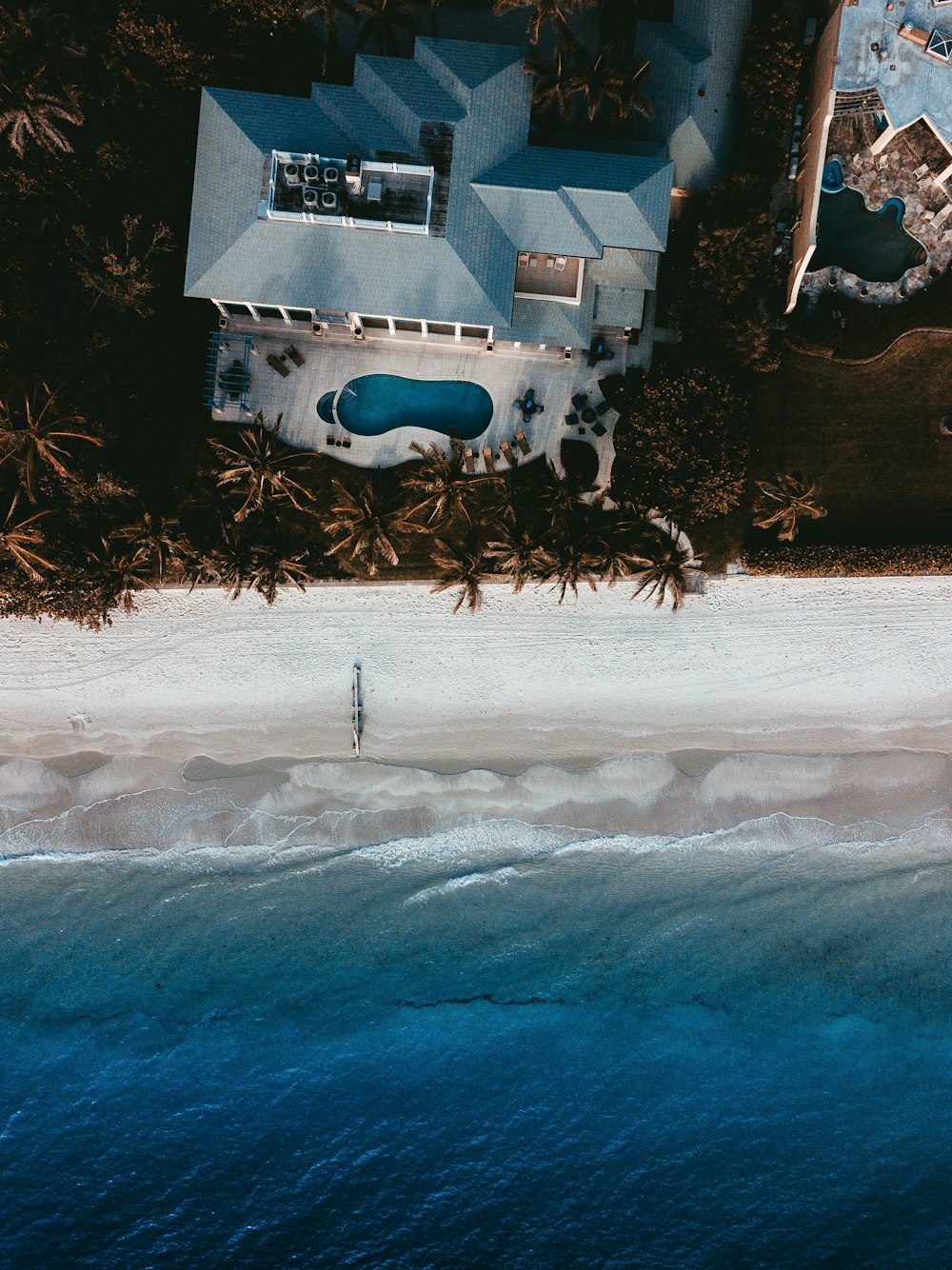 Fotografía aérea de la Casa Gris y Blanca