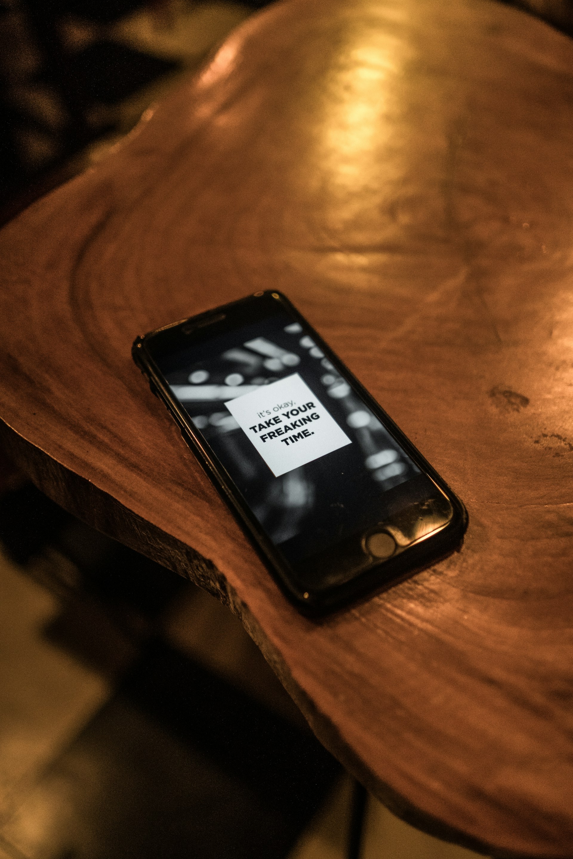 gray computer monitor