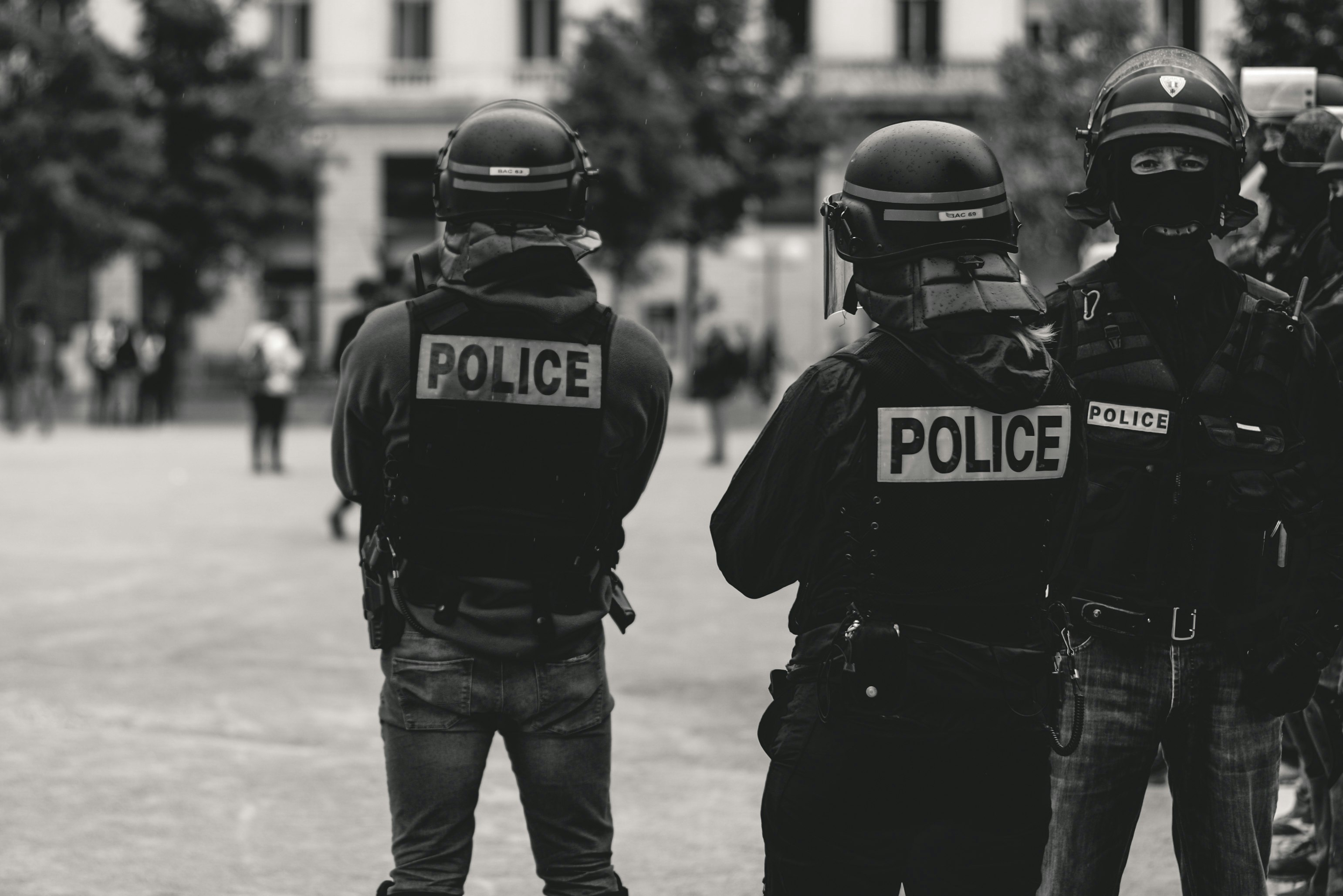 High police presence in Lyon, France, during the 25th weekend of the yellow vests movement.

Police violence is at its highest since the 1950s. As of now, 23 protestors and bystanders have lost an eye and 5 persons their hand (source: mediapart.fr, http://tiny.cc/6hd85y)
Recently an independant journalist, got arrested (https://twitter.com/GaspardGlanz).
Violence continues, even though Amnesty International and the UN condemn the use of excessive force against protesters (source: amnesty.org, http://tiny.cc/3jd85y).