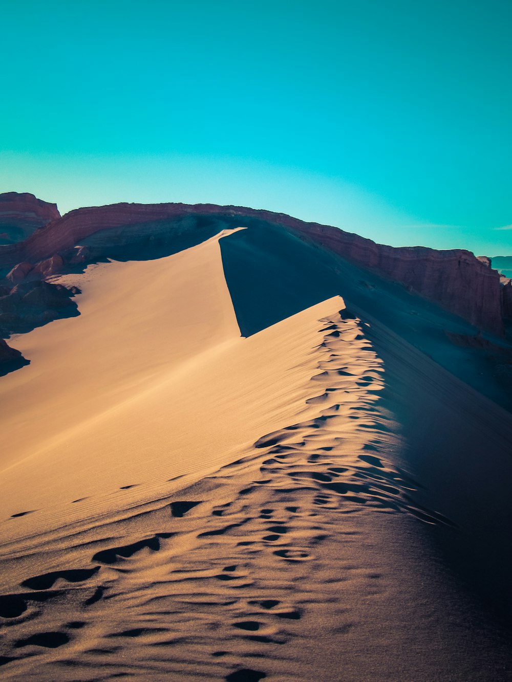 sand dunes during daytime