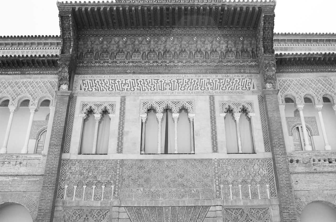 Alcazar de Sevilla brown and orange concrete building