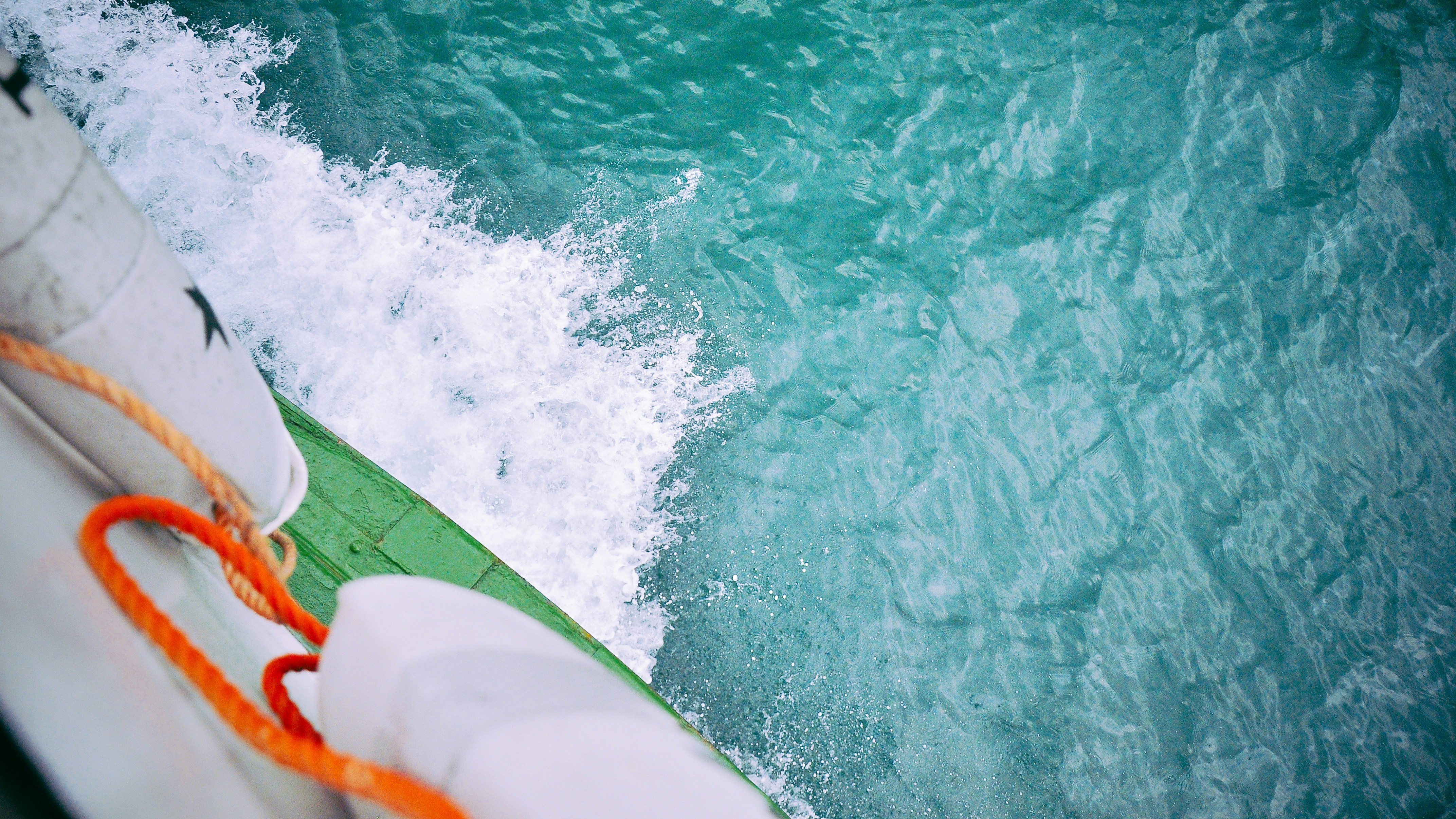 הַיּוֹם אֲנִי גִבְעָה, מָחָר אֲנִי יָם 1