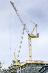 yellow metal crane