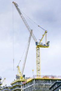 yellow metal crane
