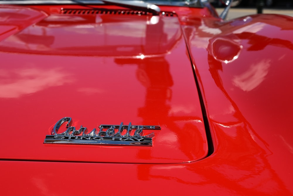 gray Chevrolet Corvette emblem