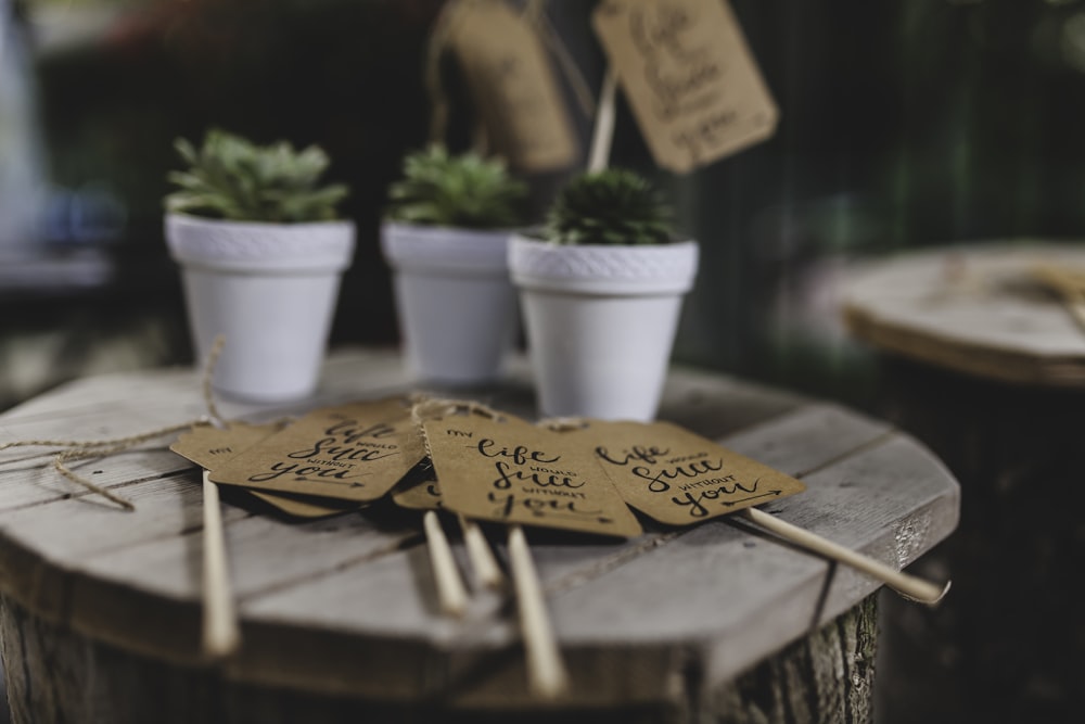 shallow focus photography of brown cardboard