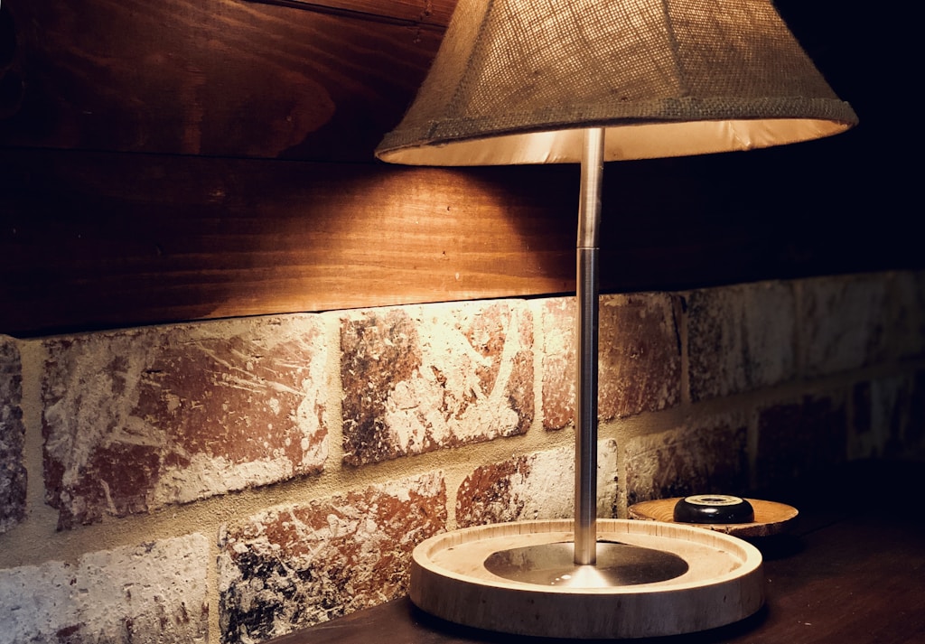 Lampu Meja Sora