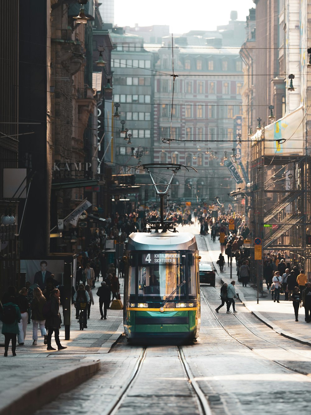 Ônibus verde e branco