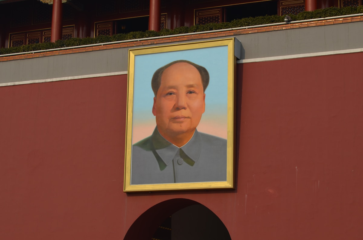 Xi Jinping vs. Mao Ce-tung: História, Renesancia a Dnešná Čína