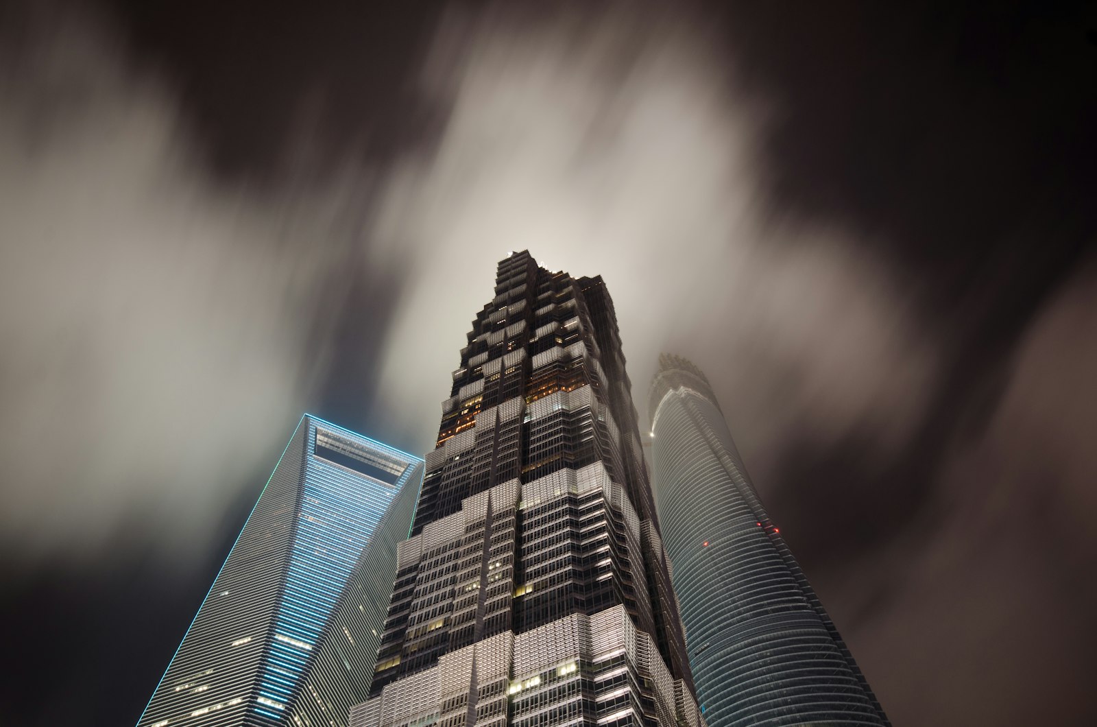 Nikon D7000 + Sigma 10-20mm F4-5.6 EX DC HSM sample photo. High rise buildings photography