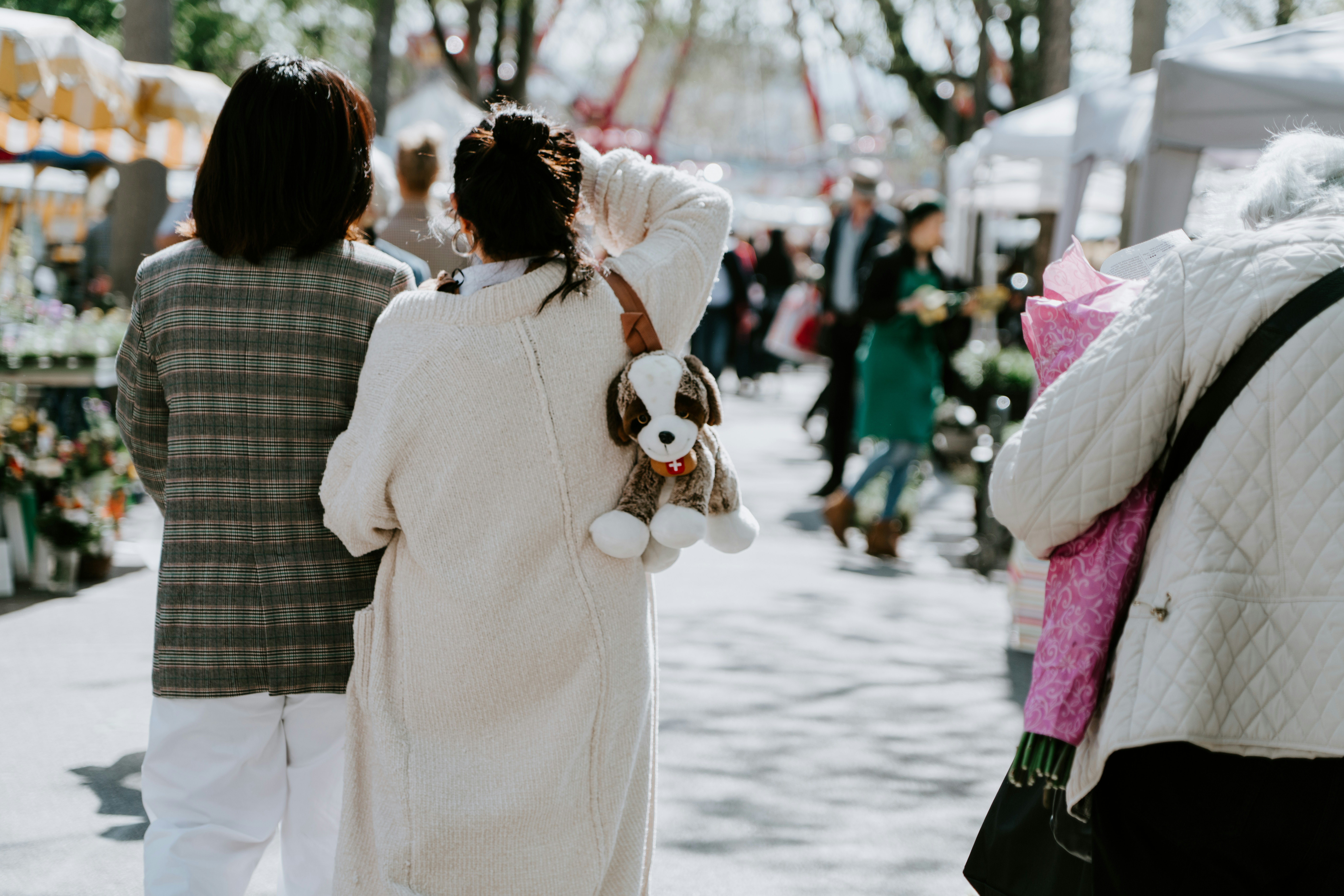 Why Smart Travelers Let Their Money Work in Singapore