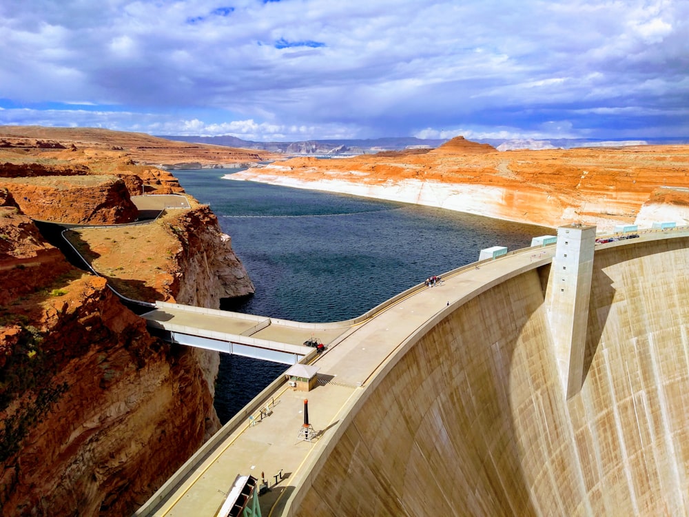 gray concrete dam during daytime