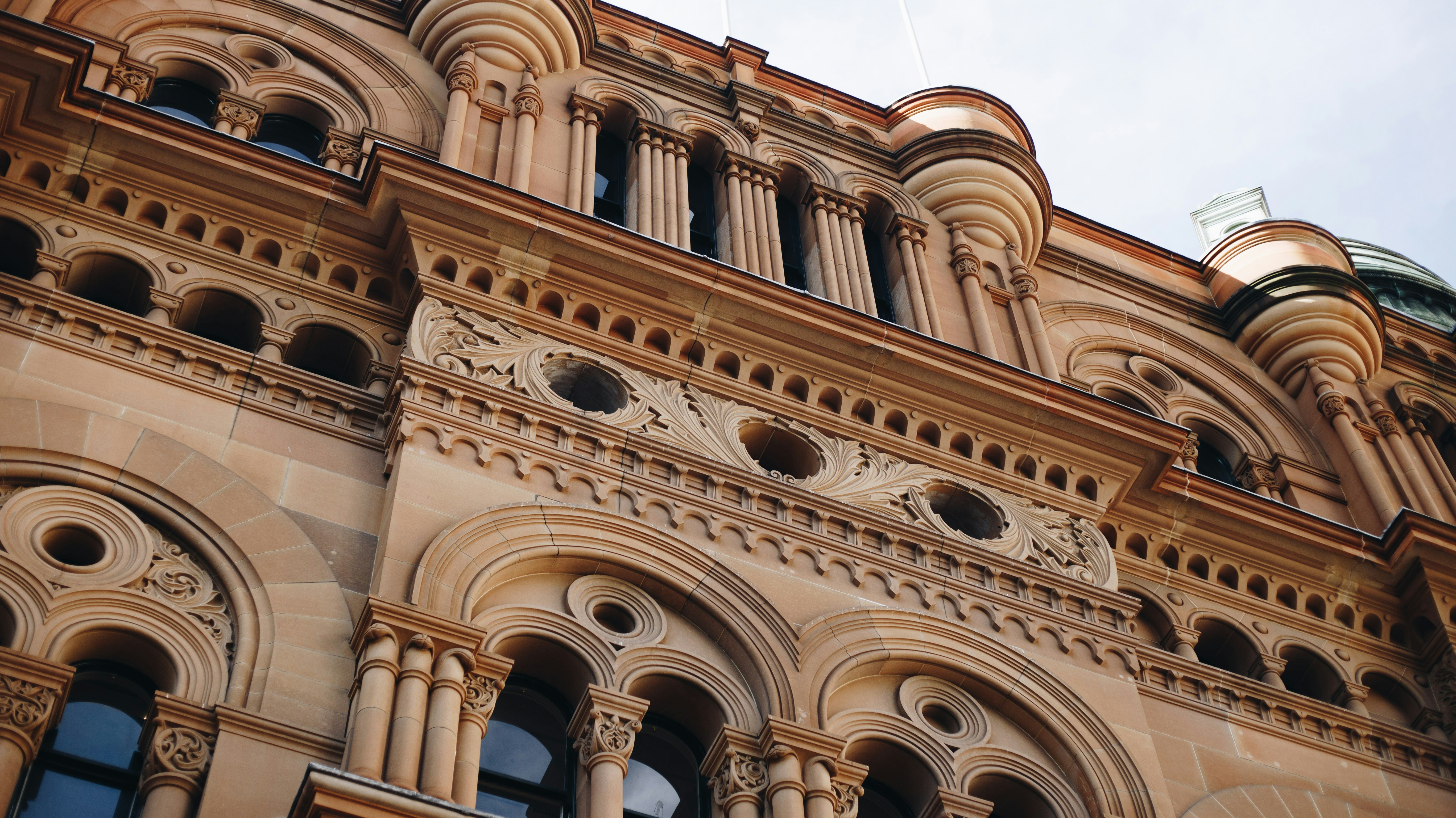 Photo by isaacbenhesed