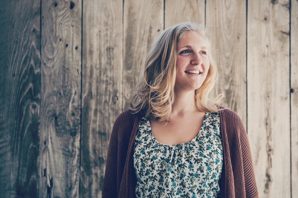 woman wearing brown cardigan