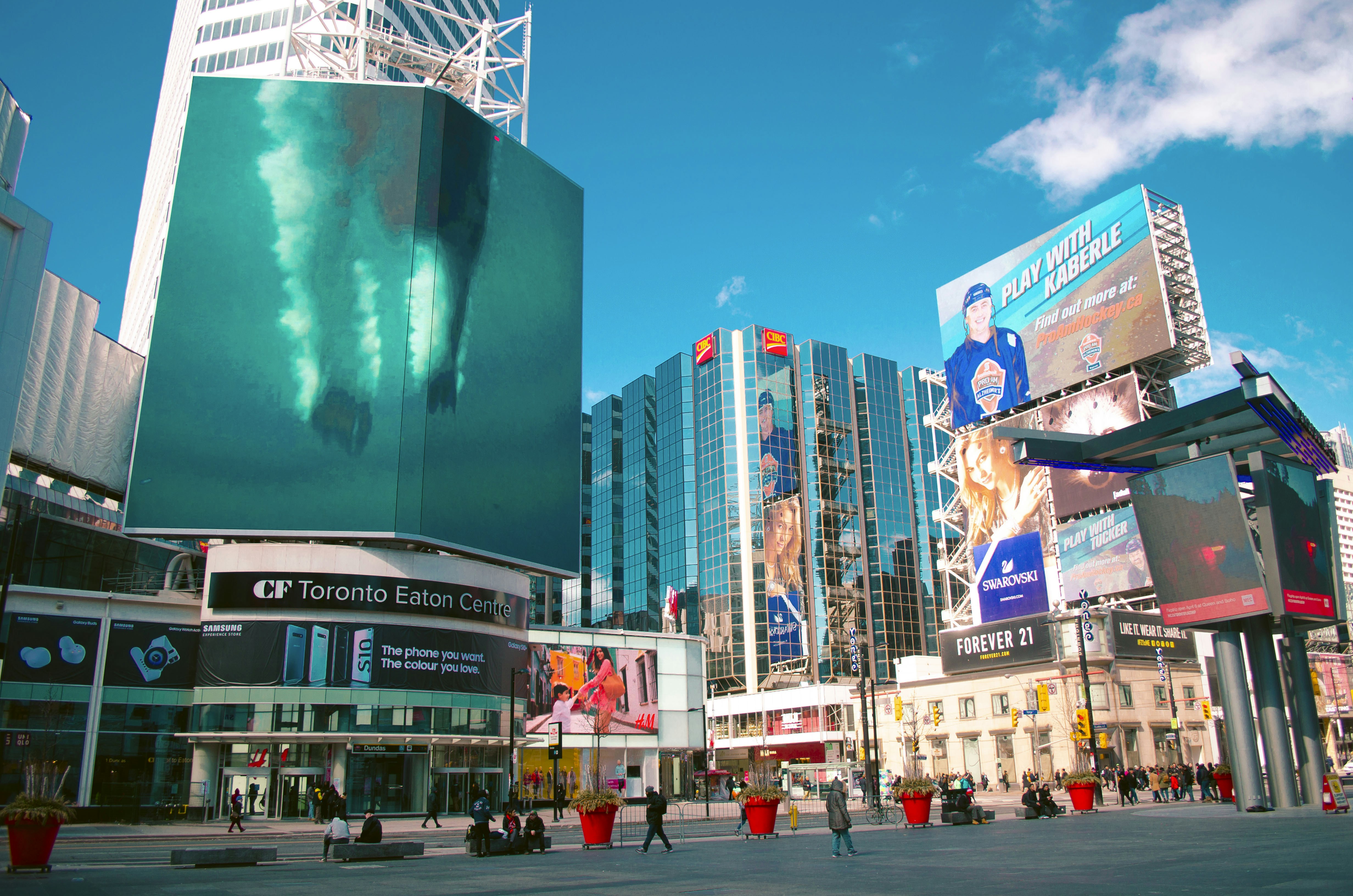 クリアLCDビルボード